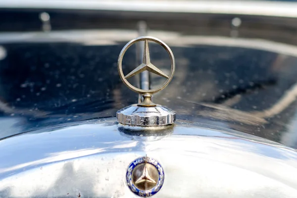 Kiev Ucrania Septiembre 2018 Antiguo Logo Mercedes Benz —  Fotos de Stock