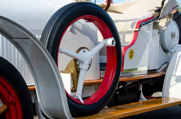 Kiev, Ukrayna - 30 Eylül 2018: Buick 6-21 Speedster 1921. Oldcarland Festivali.