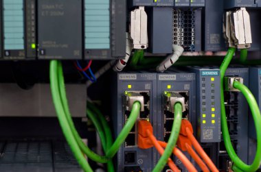 Kiev, Ukrayna - 19 Nisan 2018: Siemens Scalance endüstriyel haberleşme donanımları.