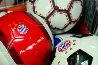 Soest, Almanya - 22 Aralık 2018: Top logo Fc Bayern Münih ile