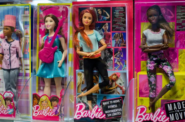 Soest Alemanha Dezembro 2018 Barbie Brinquedos Para Venda Estande Supermercado — Fotografia de Stock