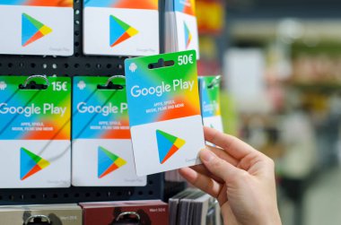 Soest, Almanya - 8 Ocak 2019: Google oyun hediye kartları Satılık Dükkan.