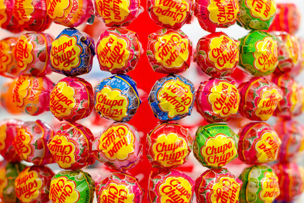 Soest, Германия - 3 января 2019: Chupa Chups for sale
.