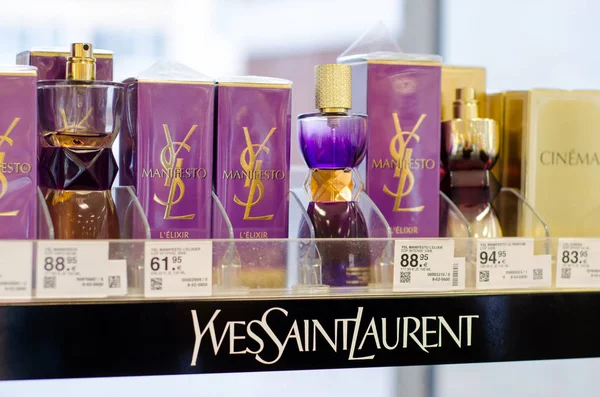 Soest Німеччина Січня 2019 Yves Saint Laurent Парфуми Продажу Магазині — стокове фото