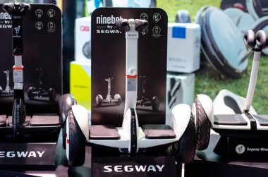 Kiev, Ukrayna - 12 Nisan 2019: Segway Ninebot satılık