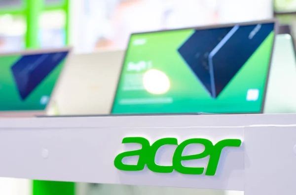 Киев, Украина - 12 апреля 2019 года: Ноутбук ACER на продажу. Acer Des — стоковое фото