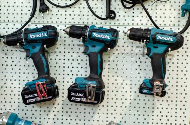 Kiev, Ukrayna - 14 Mayıs 2019: Satılık mağazada farklı Makita araçları.