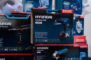 Kiev, Ukrayna - 14 Mayıs 2019: Satılık mağazada farklı Hyundai araçları.