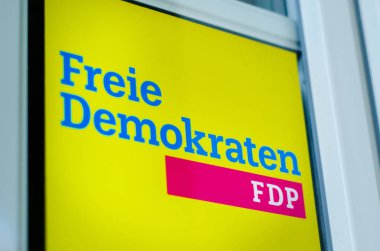 Soest, Almanya - 3 Ağustos 2019: Hür Demokrat Parti (Almanca: Freie Demokratische Partei, Fdp) logosu.