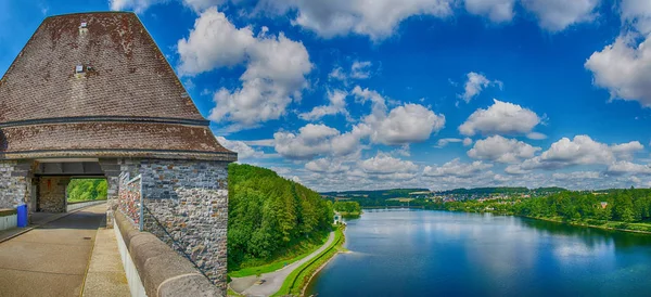 Vieux barrage d'eau. Barrage de Mohnesee . — Photo