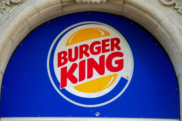 Dortmund, Alemania - 2 de agosto de 2019: Burger King Retail Fast Food Location . — Foto de Stock