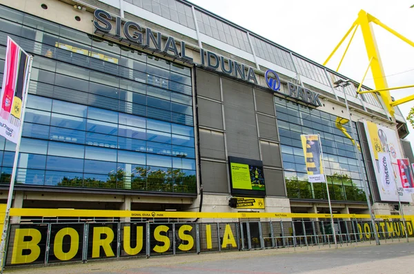 Dortmund, Németország-augusztus 2, 2019: Signal Iduna Park labdarúgó-stadion Dortmundban — Stock Fotó