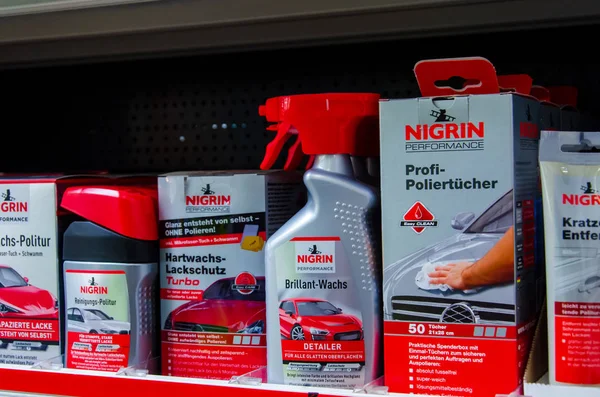 Soest, Allemagne - 2 août 2019 : NIGRIN Produits performants à vendre dans le magasin . — Photo