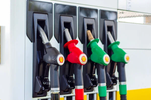 Hrth, Renania del Norte-Westfalia, Alemania - 26 de julio de 2019: Shell V-power gasolinera A1 Bat Ville . — Foto de Stock