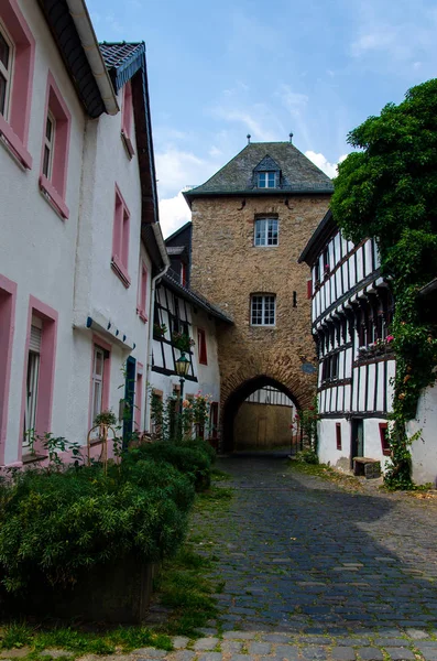 Vista de Hirtenturm, um portão da cidade velha em Blankenheim, Renânia do Norte-Vestefália Alemanha — Fotografia de Stock