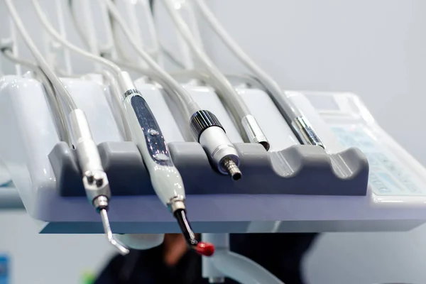 Oficina del dentista, instrumentos médicos del dentista. Herramientas de dentista. —  Fotos de Stock