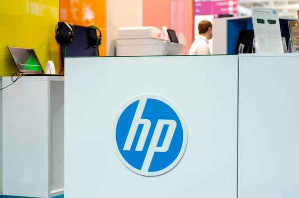 Киев, Украина - 28 сентября 2019 года: Экспозиция Hewlett-Packard HP на выставке . — стоковое фото