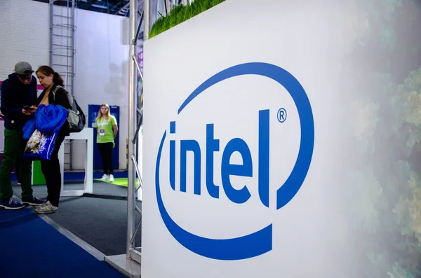 Киев, Украина - 28 сентября 2019 года: стенд Intel Exposition на выставке . — стоковое фото