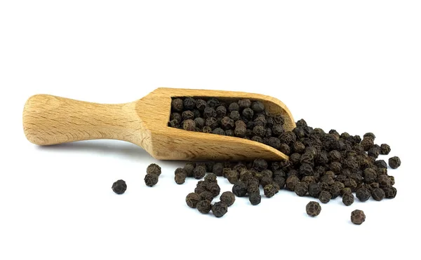 Voedingsmiddelen Nieuwe Voedselingrediënten Heap Van Zwarte Peper Een Houten Lepel — Stockfoto