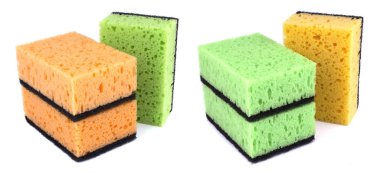 Beyaz bir arka plan üzerinde izole mutfak süngerler