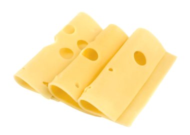 Beyaz arkaplanda izole edilmiş peynir dilimleri