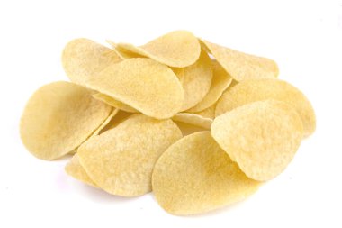 Patates cipsi beyaz arkaplanda izole. 