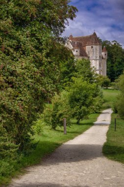 Yaz aylarında kırsal Fransa'da Fransızca Castle