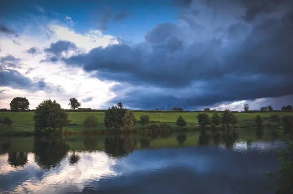 Lago Com Árvores Pôr Sol França — Fotografia de Stock