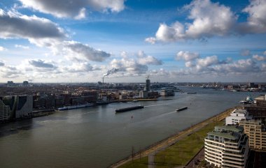 Yaz aylarında Amsterdam kentsel mimari