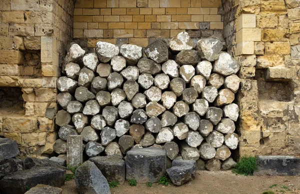 Steinhaufen Gegen Mauer Einem Schloss Valkenburg Den Niederlanden — Stockfoto