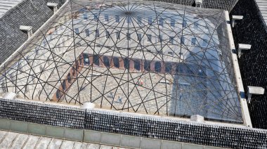 minyatür müze cam çatı