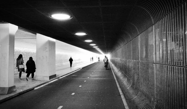 Panoramawinkel der Tunnelfront. U-Bahn-Station — Stockfoto