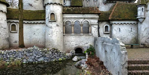 Fairytale castle in Theme Park Efteling. Spring. — Stock Photo, Image