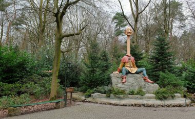 Efteling, Hollanda'da Temaparkı, Fairytale Ormanı, Longneck john cazibe