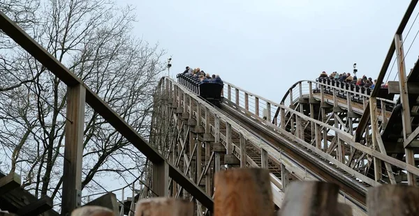 Wooden Rollercoaster track Joris and the dragon in Amusement park the efteling in holland, the biggest tourist attraction for tourists in the netherlands — Stock Photo, Image