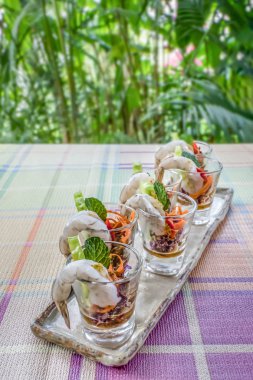 çiğ karides soslu baharatlı balık Tay gıda stil.