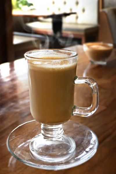 Kopje Warme Koffie Latte Houten Tafel Restaurant — Stockfoto