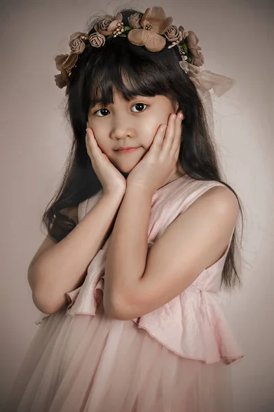 Ázsiai kislány portréja — Stock Fotó