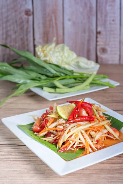 Spicy Papaya Salad Dish Favorite Thai Food Served Fresh Vegetables — Stock Photo, Image