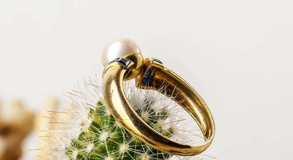 金色结婚戒指 — 图库照片
