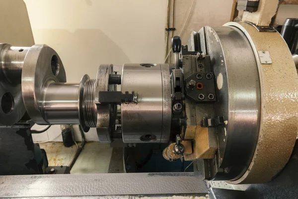 Machining Engine Parts Grinding Crankshaft — Stock Photo, Image