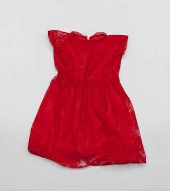 şık bebek beyaz arka plan üzerinde elbise