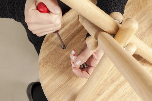 Tornillo Los Tornillos Una Tabla Madera Cerca —  Fotos de Stock