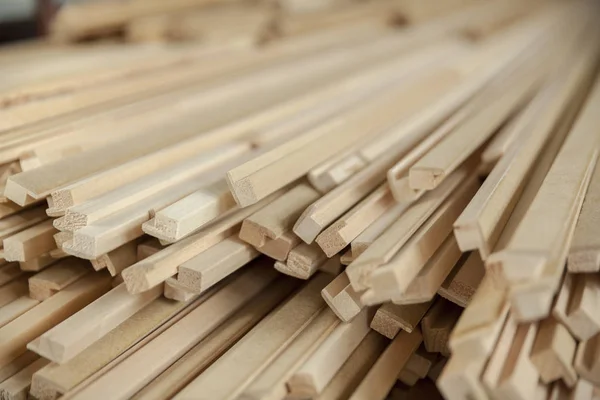 Pilha de ripas de madeira — Fotografia de Stock