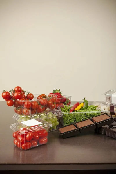 Envases de plástico para frutas y hortalizas —  Fotos de Stock