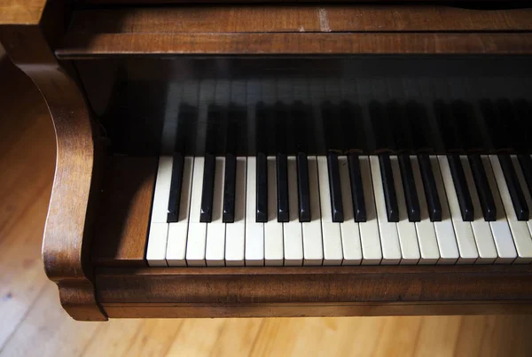 Detalle del piano viejo — Foto de Stock