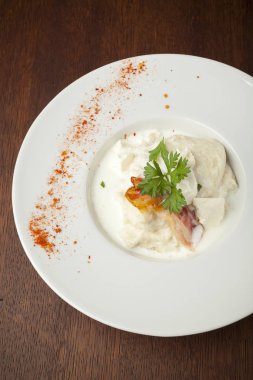 peynir ve pastırma ile lapa