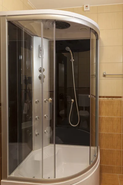 Glass shower in the bathroom — Stockfoto
