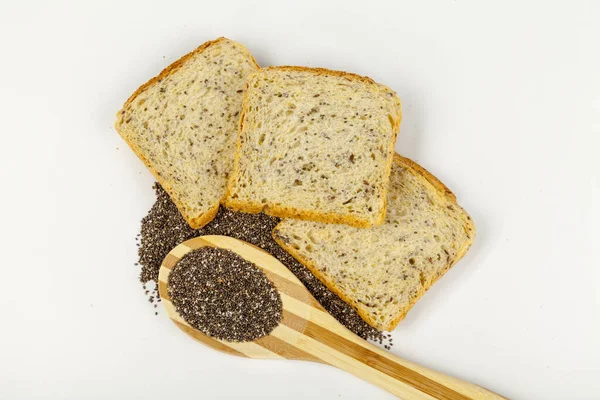 Pão Com Sementes Chia Isoladas Branco — Fotografia de Stock