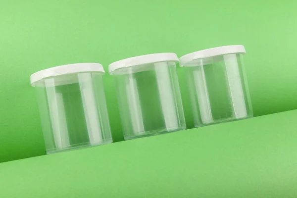 Récipient Médical Plastique Transparent Avec Couvercle Blanc Gros Plan — Photo